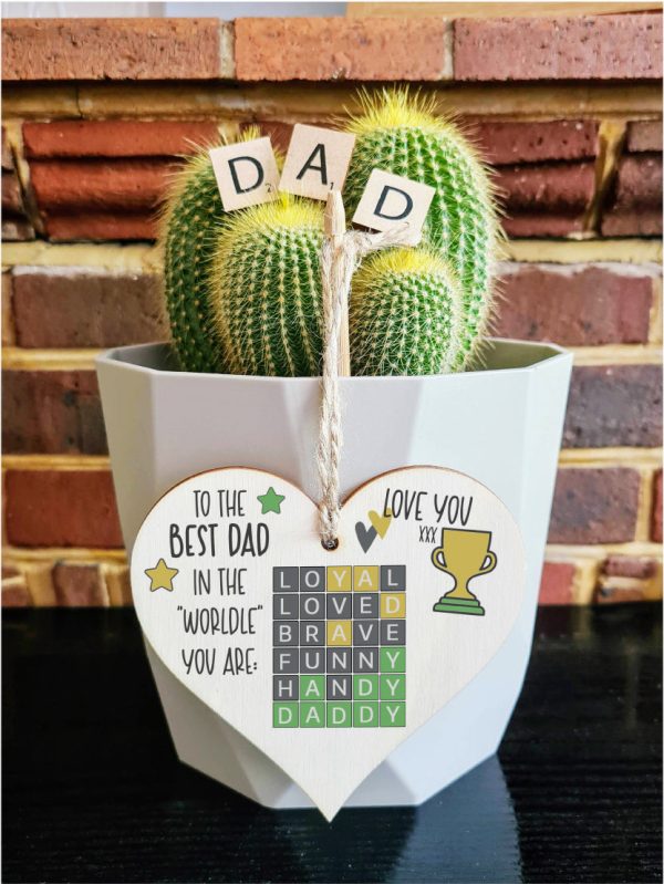 Best Dad in the World Wordle Funny Novelty Hanging Heart Wooden Decoration Gift Father s Day Card Alternative Fashion