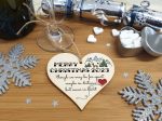 Handmade Wooden Hanging Heart Plaque Christmas Tree Bauble Though We May Be Far Apart 2022 Card Alternative Long Distance Family Friends Cheap